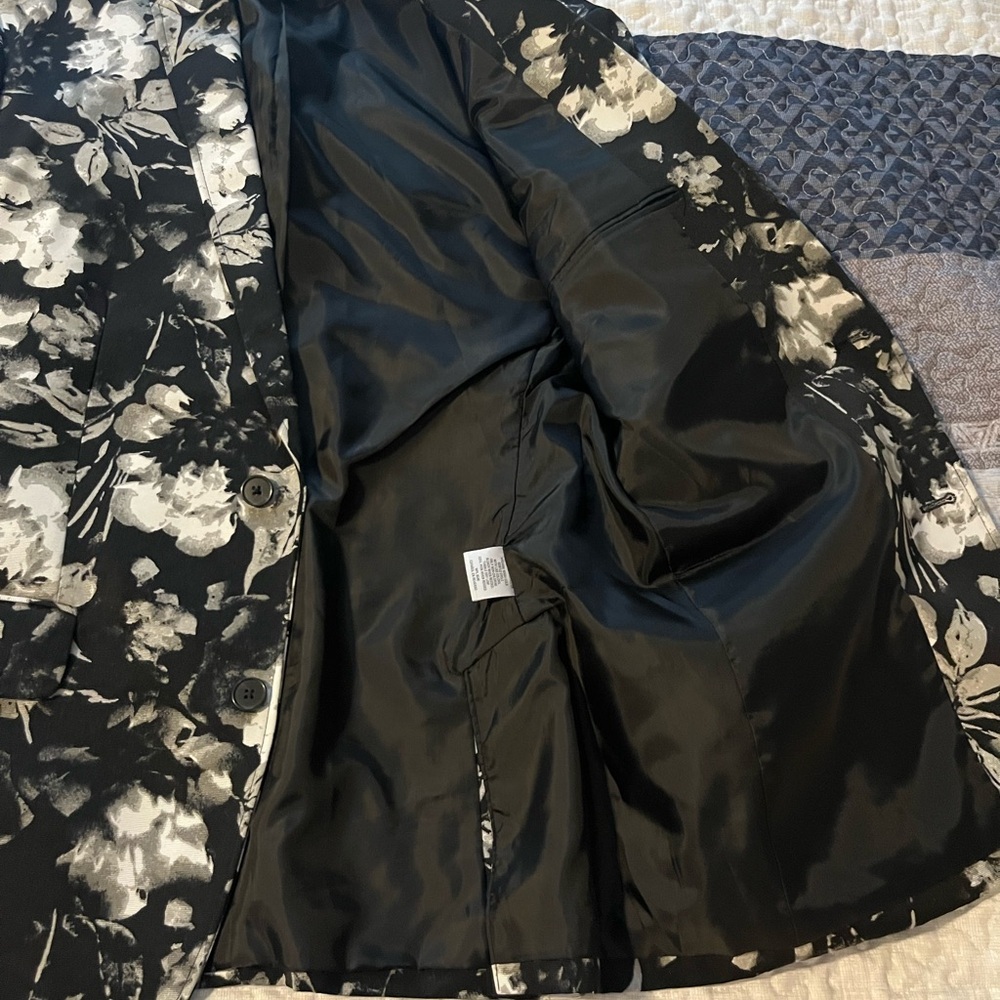 INC International Concepts Monochrome Floral Blazer - Picture 2 of 5